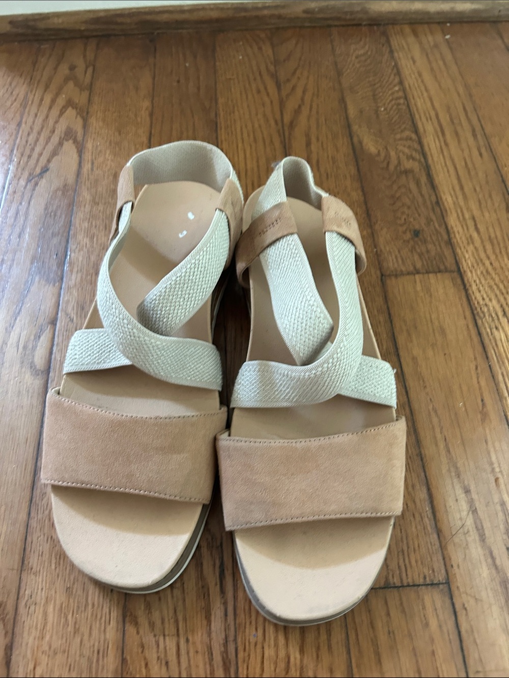 Dr. Scholl's Tan Suede Sandals with Cream Elastic Straps image 2